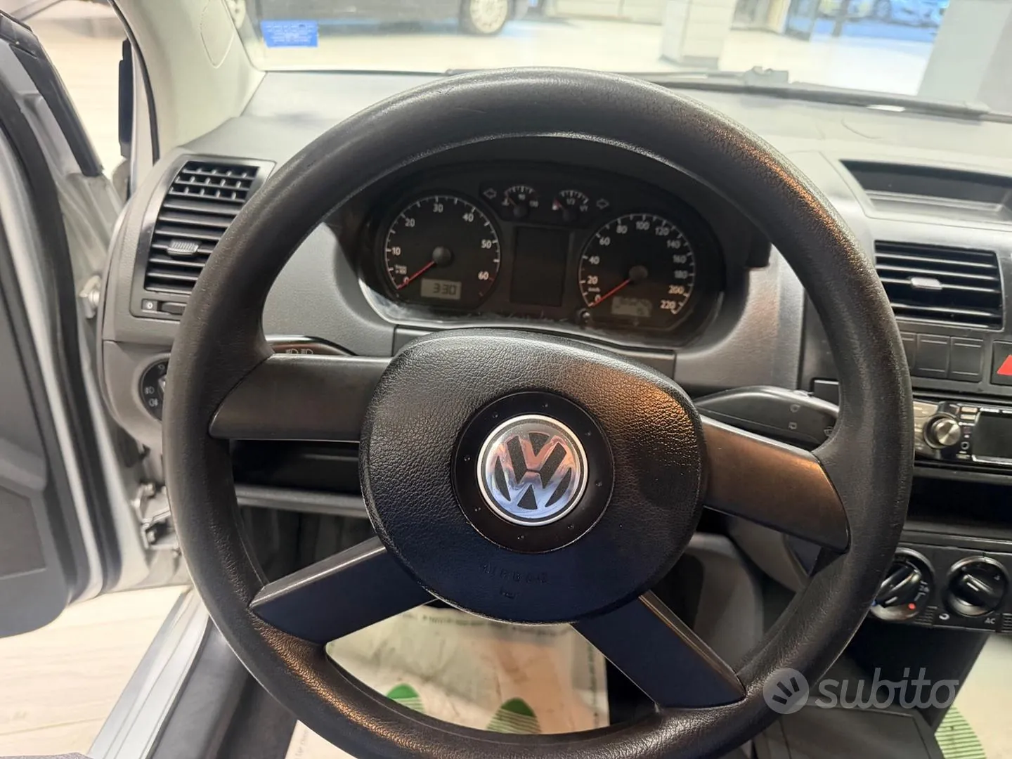 Volkswagen Polo 2004 photo 5