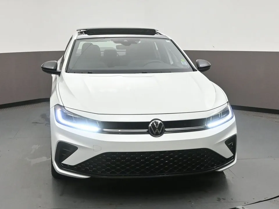 Volkswagen Jetta 2026 photo 2