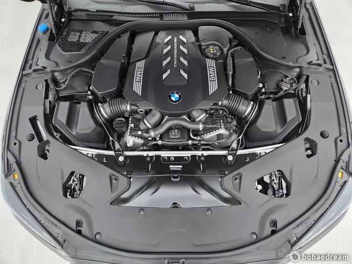 BMW M850I 2026 photo 5