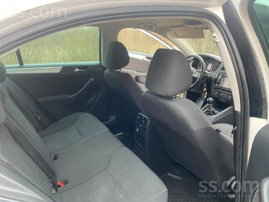 Volkswagen Jetta 2011 photo 4