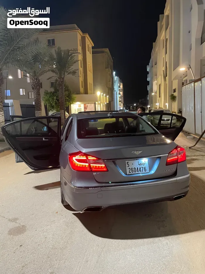 Genesis G80 2014 photo 2