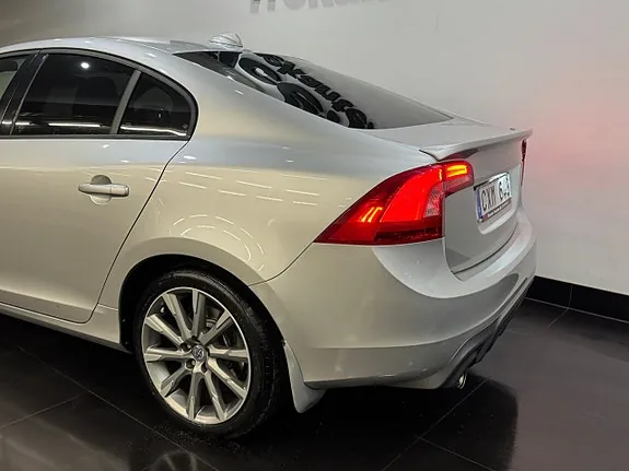 Volvo S60 2012 photo 4