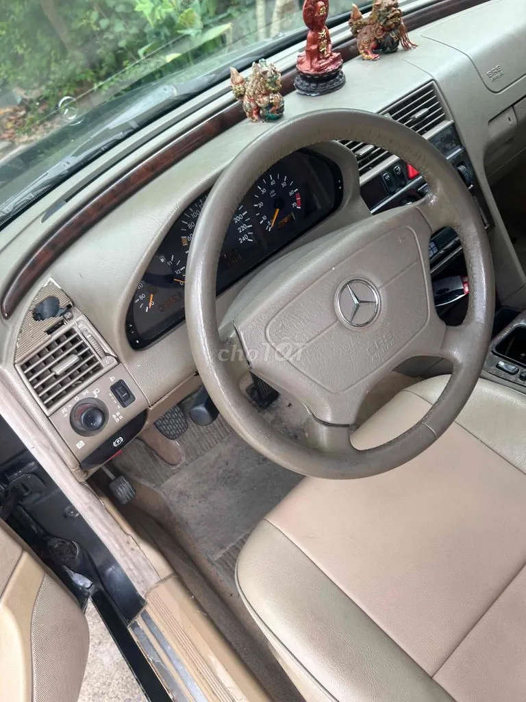Mercedes-Benz C200 1999 photo 2