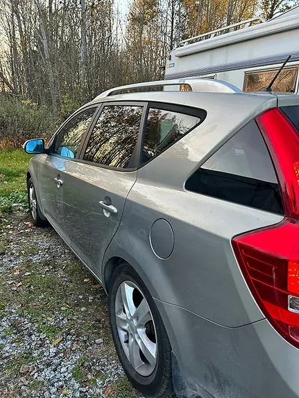 Kia Ceed 2010 photo 3