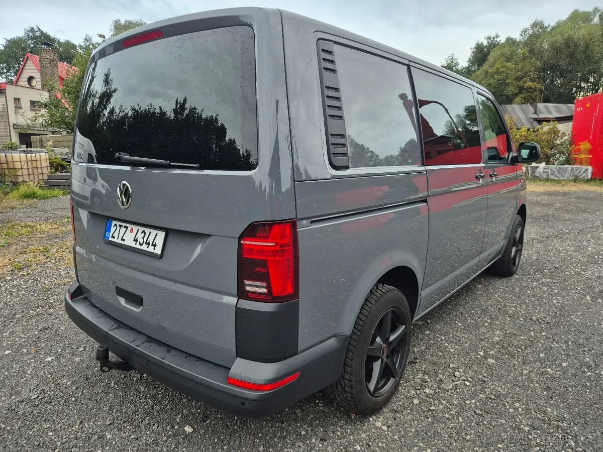 Volkswagen Transporter 2023 photo 2