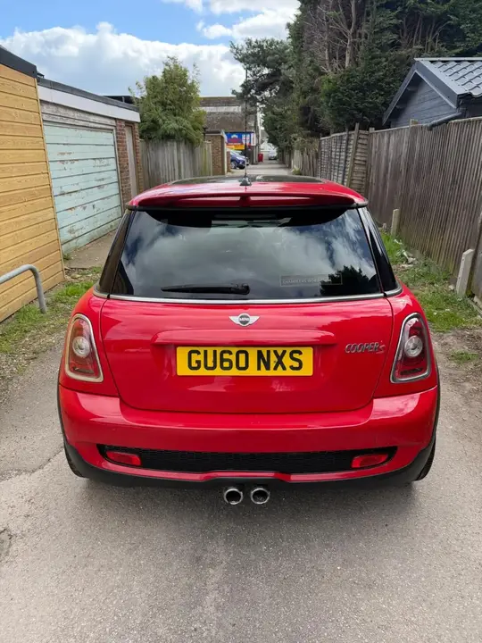 Mini Cooper S 2010 photo 2
