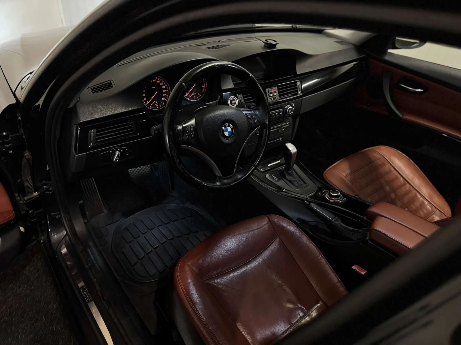 BMW 3 Series 2008 photo 2