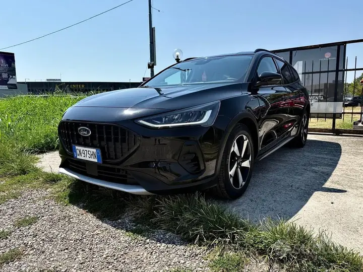 Ford Focus 2023 photo 3