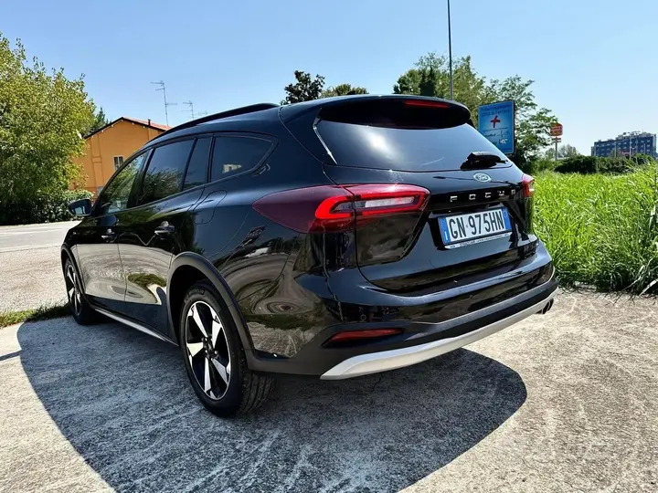 Ford Focus 2023 photo 5