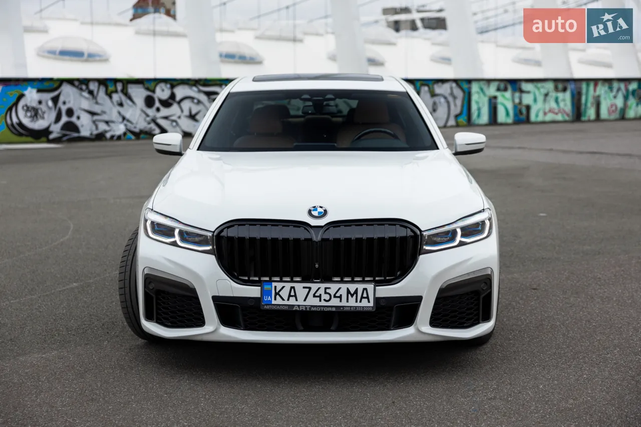 BMW 7 Series 2017 photo 2