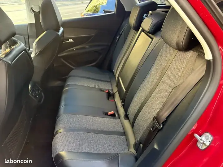 Peugeot 3008 2019 photo 4