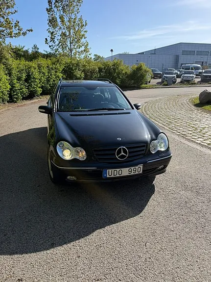 Mercedes-Benz C320
