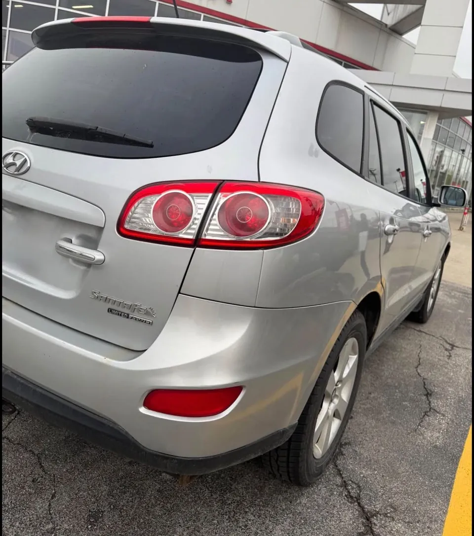 Hyundai Santa Fe 2010 photo 3