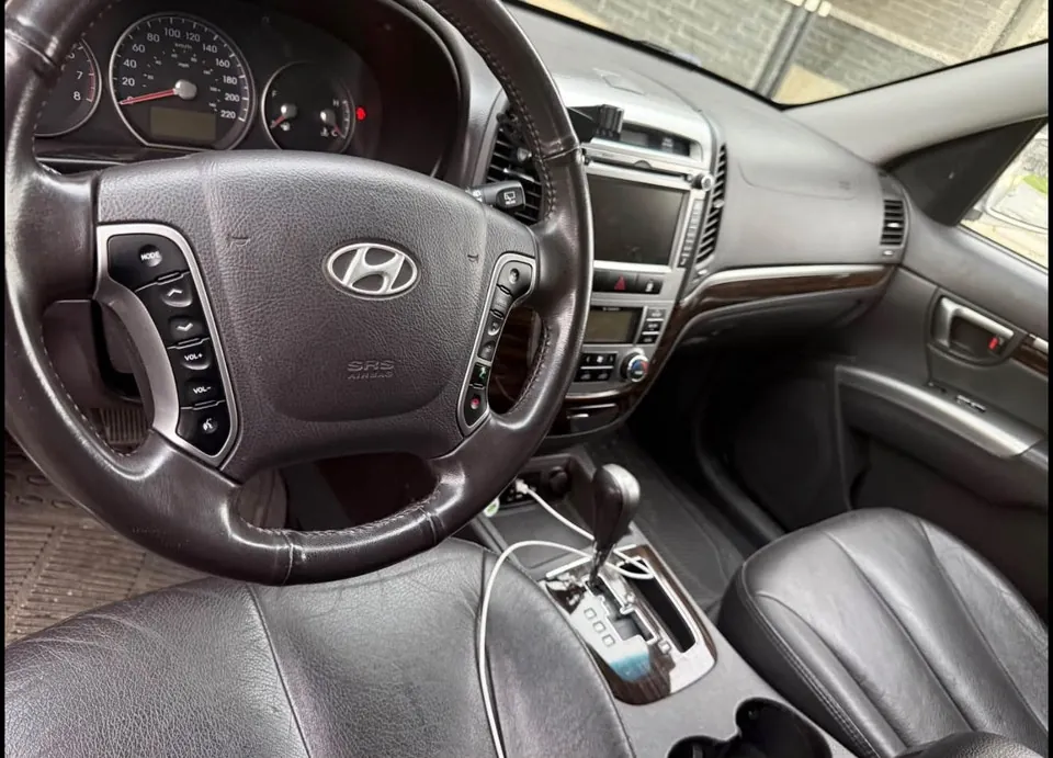 Hyundai Santa Fe 2010 photo 5