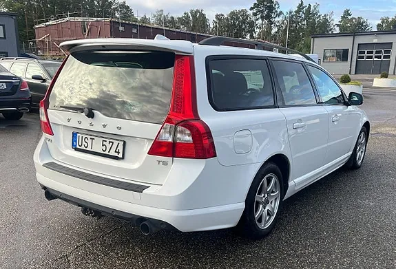 Volvo V70 2012 photo 3