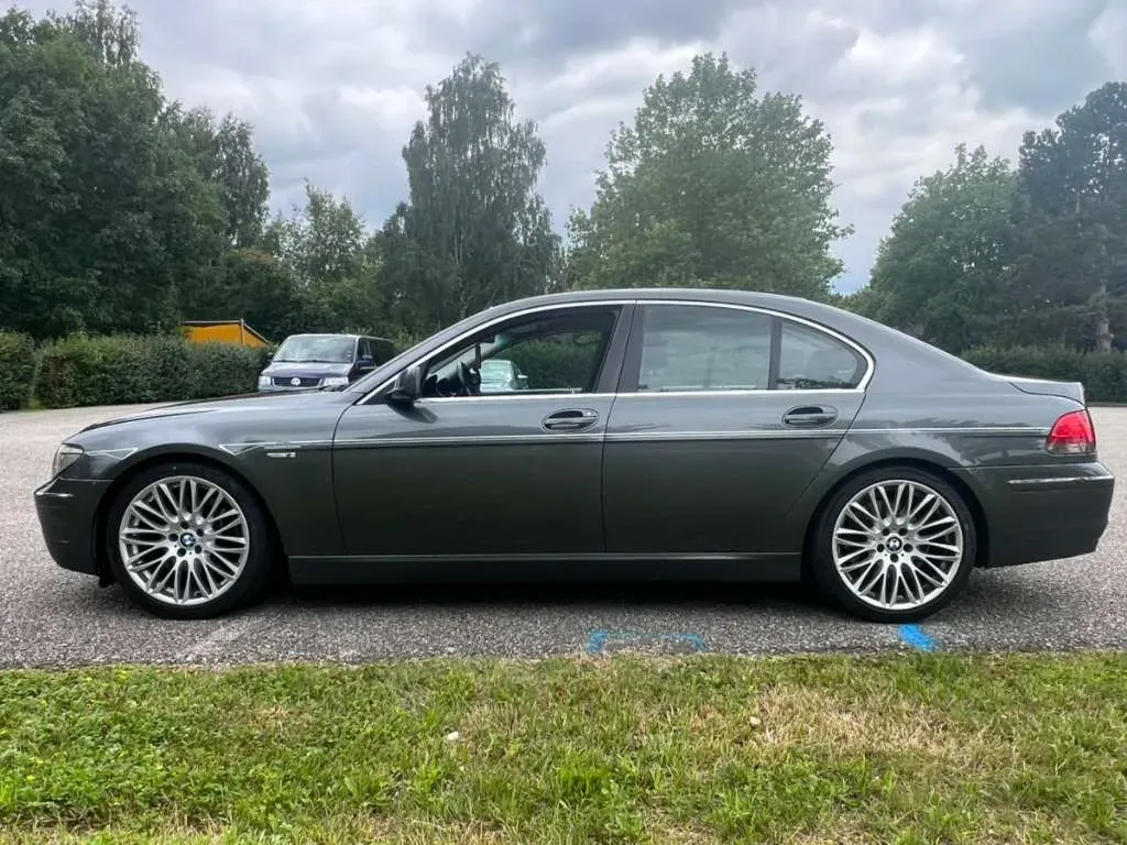 BMW 7 Series 2005 photo 3