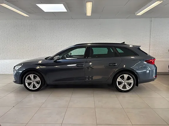 Seat Leon 2024 photo 2