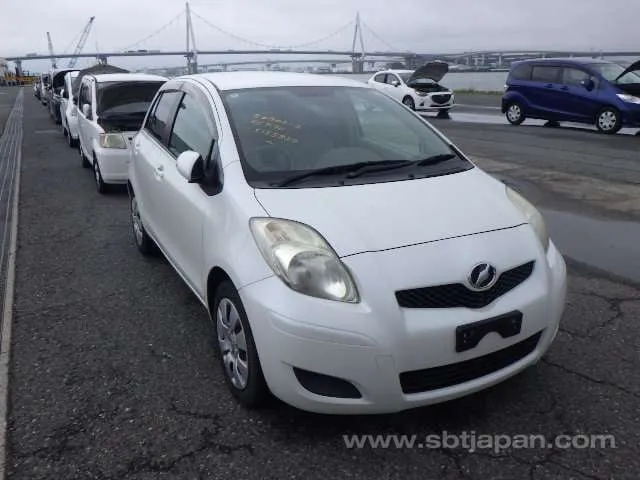 Toyota Vitz U