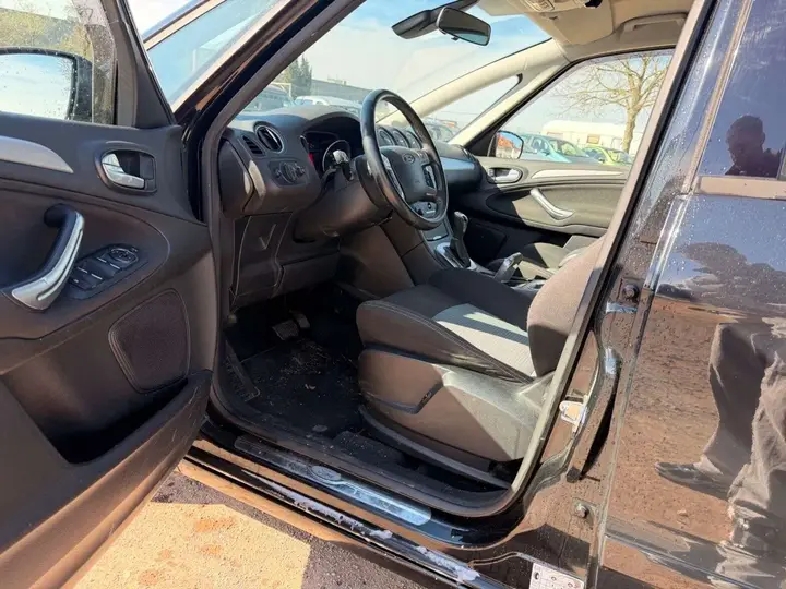 Ford S-Max 2013 photo 5
