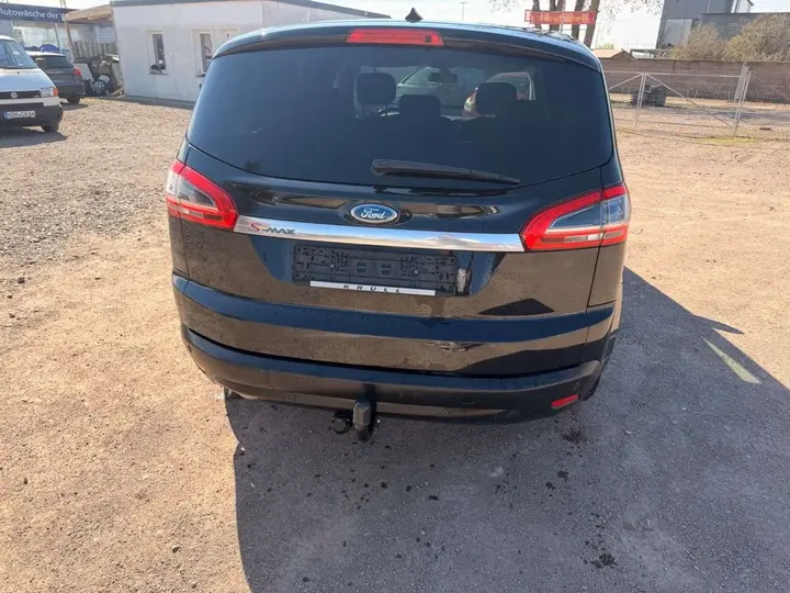 Ford S-Max 2013 photo 2