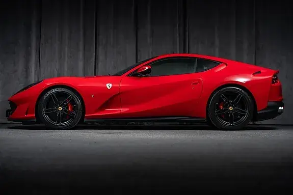 Ferrari 812 Superfast 2019 photo 2