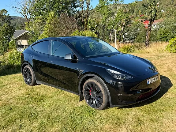 Tesla Model Y 2023 photo 4