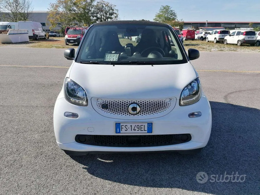 Smart Fortwo 2018 photo 2