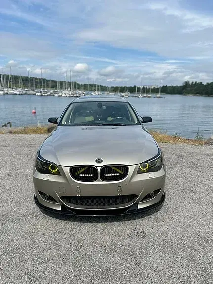 BMW 523I