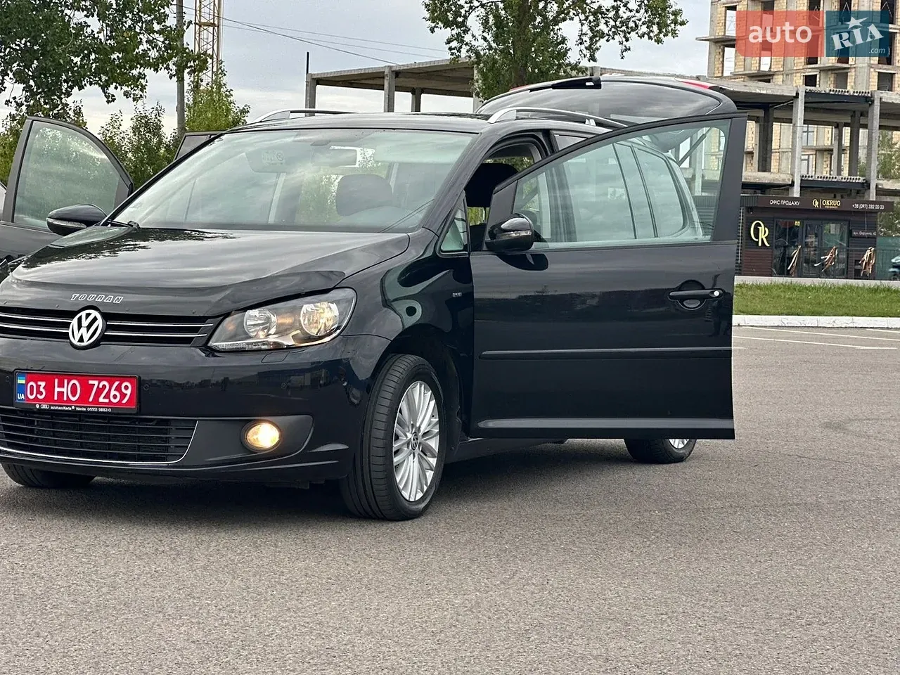 Volkswagen Touran 2015 photo 2