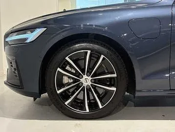 Volvo V60 2025 photo 3