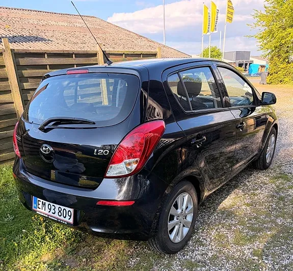 Hyundai I20 2013 photo 3