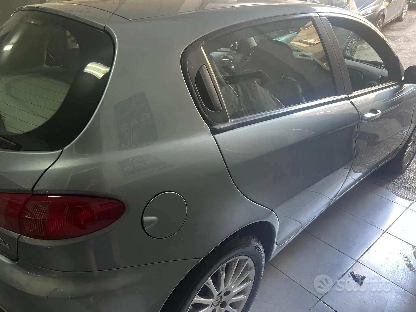 Alfa Romeo 147 2003 photo 2