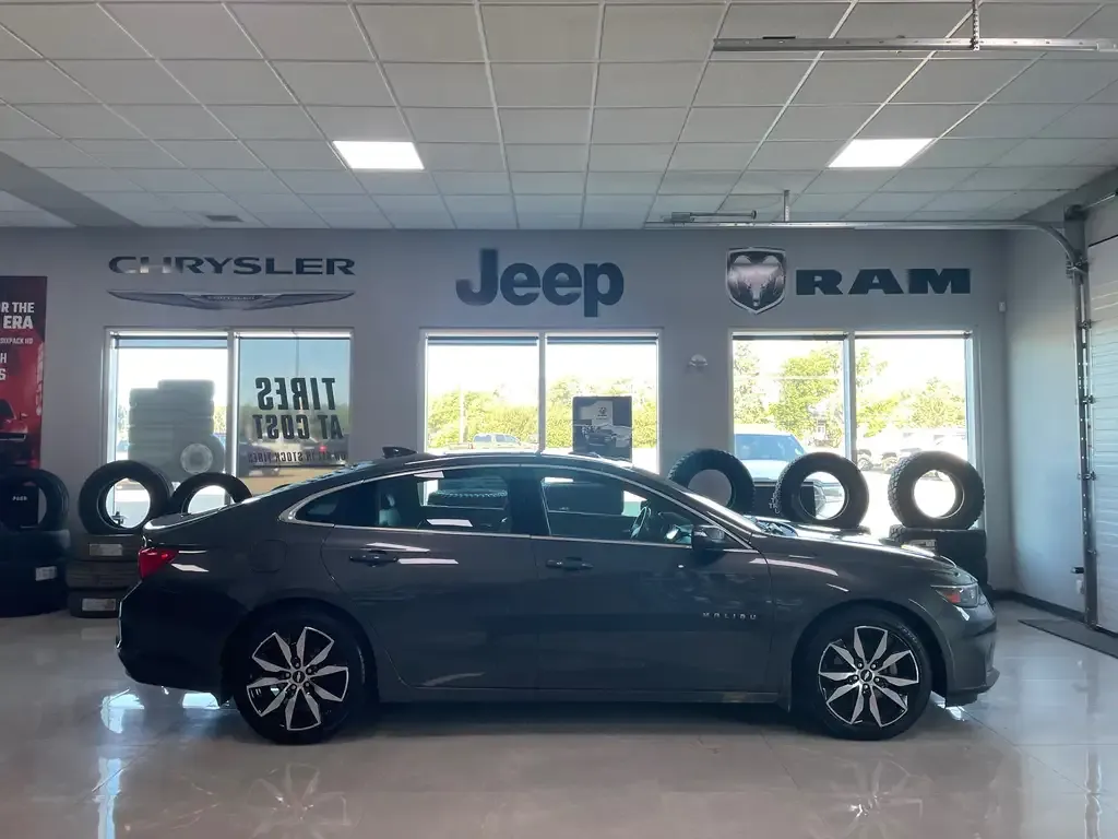 Chevrolet Malibu 2016 photo 2