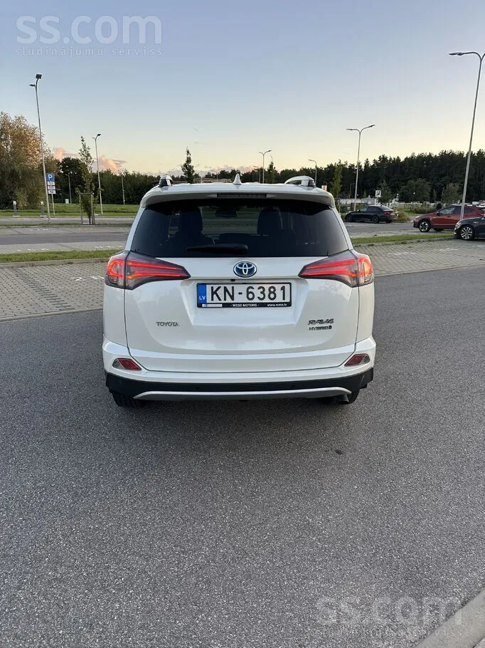 Toyota Rav4 2016 photo 2