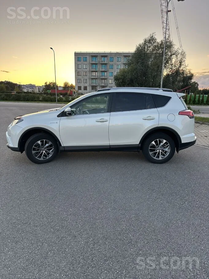Toyota Rav4 2016 photo 4