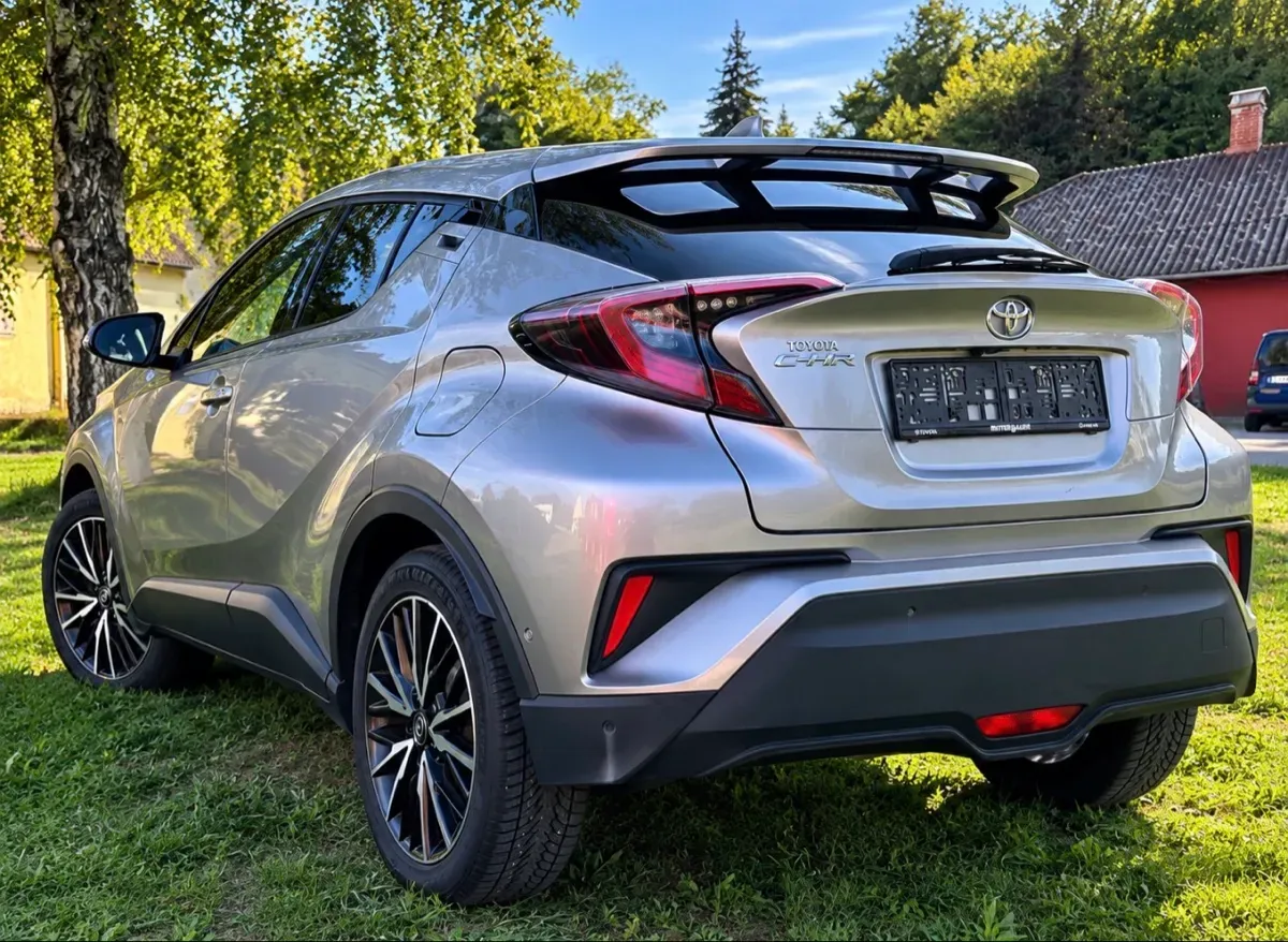 Toyota C-Hr 2017 photo 3