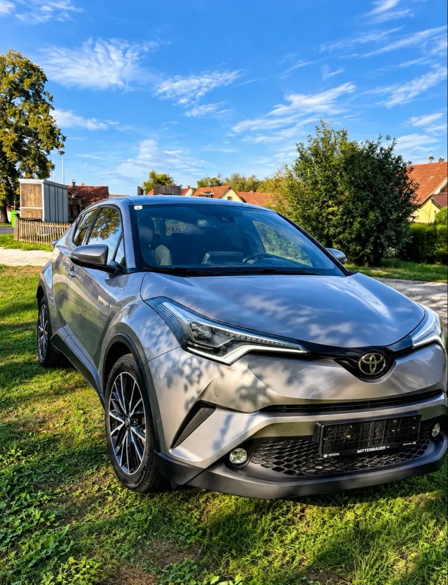 Toyota C-Hr 2017 photo 2