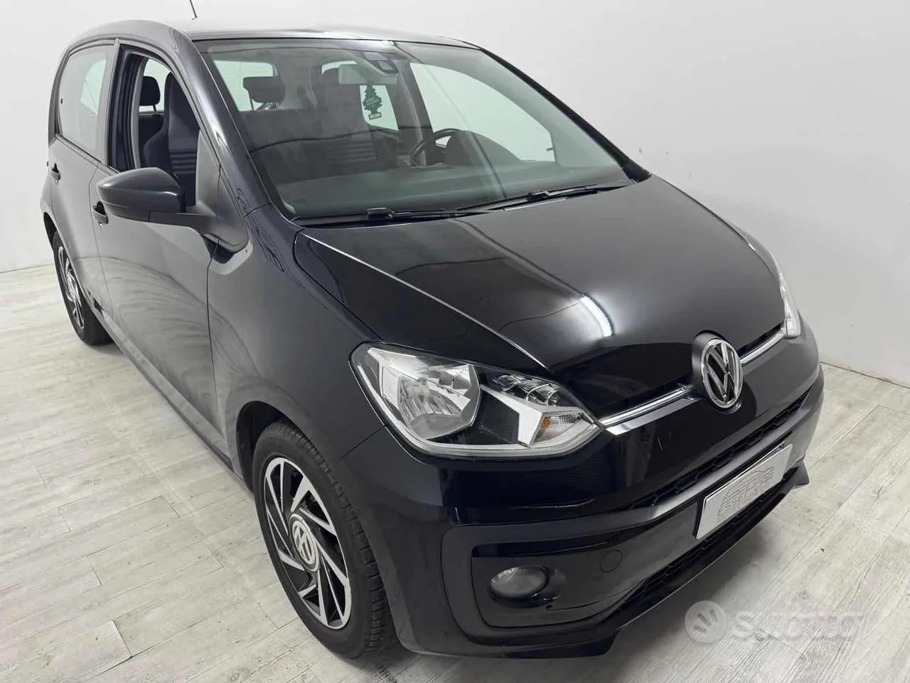 Volkswagen Up 2019 photo 2
