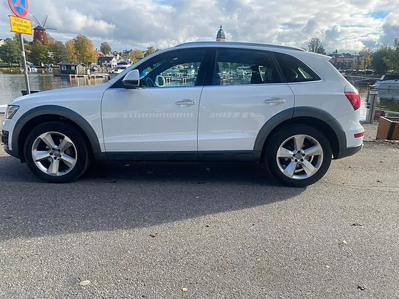 Audi Q5 2017 photo 2