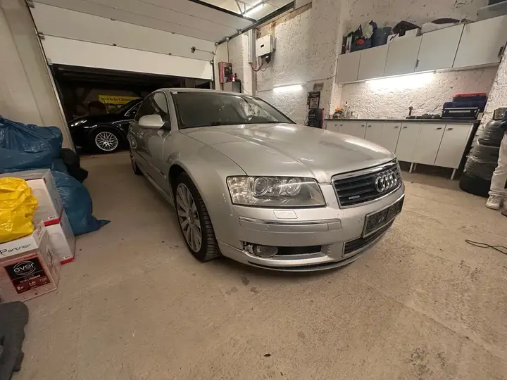 Audi A8 2004 photo 2