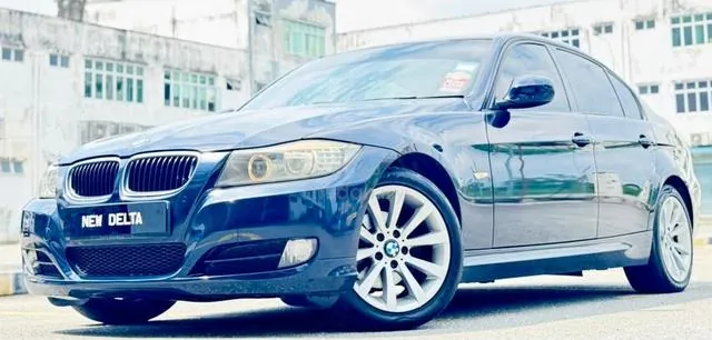 BMW 320I