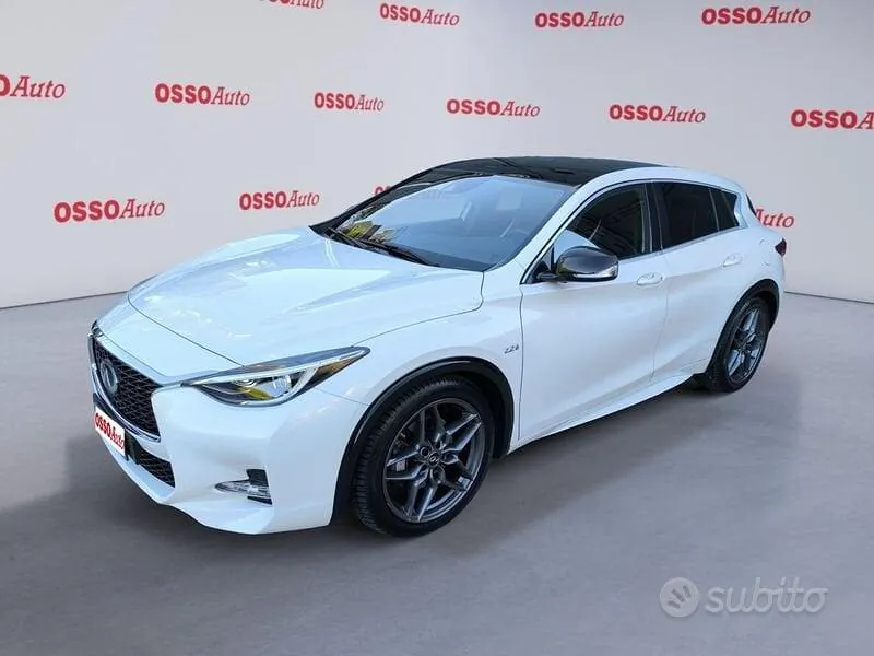 Infiniti Q30