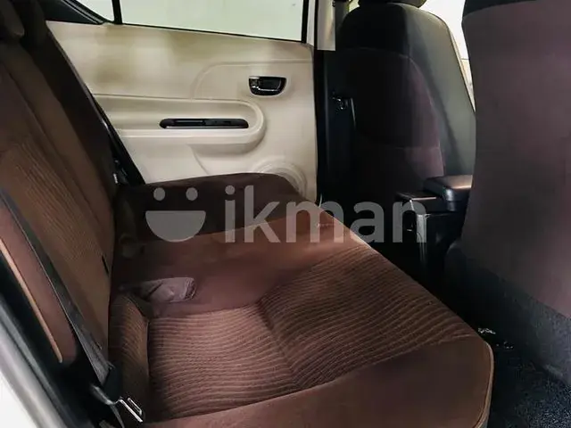 Toyota Aqua 2013 photo 5