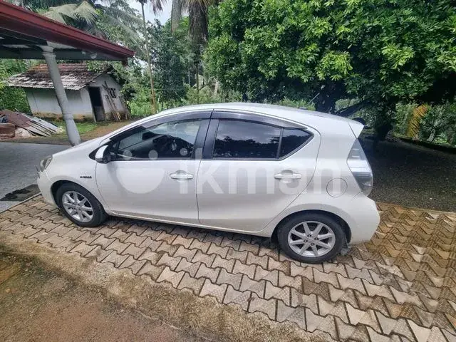 Toyota Aqua 2013 photo 4