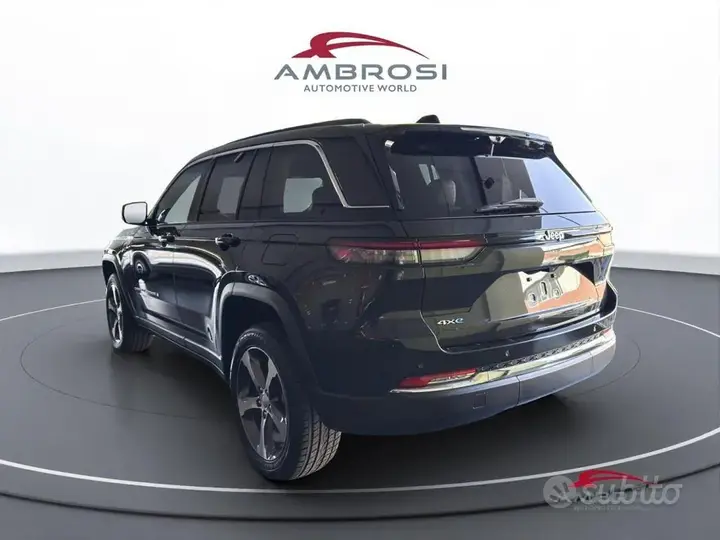Jeep Grand Cherokee 2026 photo 5