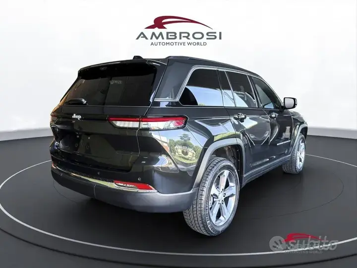 Jeep Grand Cherokee 2026 photo 4