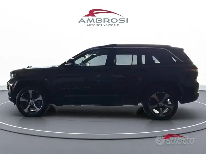 Jeep Grand Cherokee 2026 photo 3
