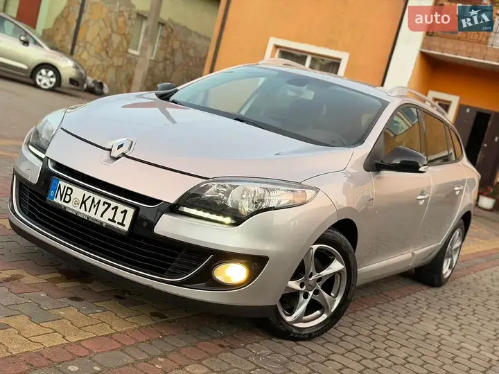 Renault Megane 2013 photo 2