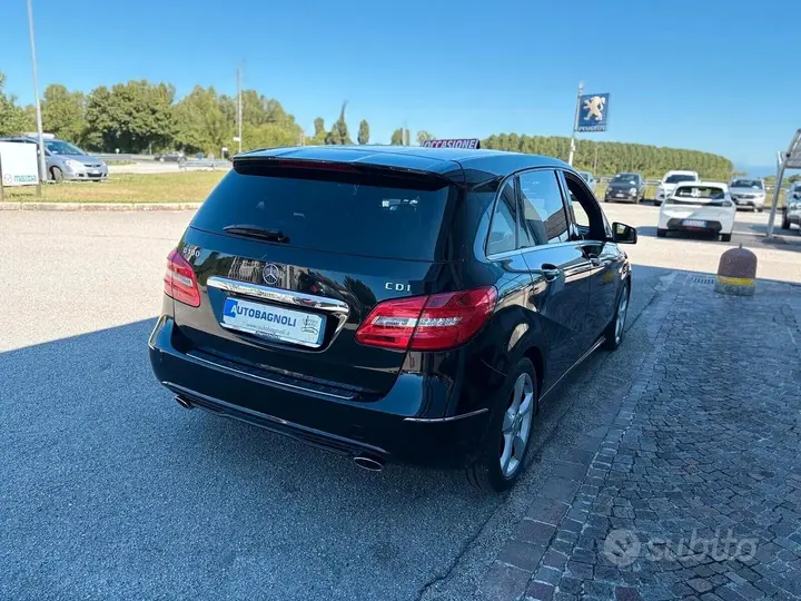 Mercedes-Benz B 2012 photo 3