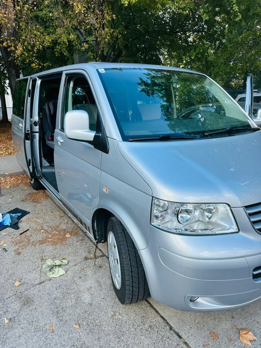 Volkswagen Multivan 2008 photo 2